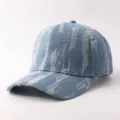 Gorra de béisbol de mezclilla desgastada con diseño lavado vintage y ala curva casual. - Ajustable / Rayas Desgastadas - Azul Claro