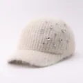 Casquette de baseball en tricot duveteux avec strass étincelants et doublure chaude. - Réglable / Strass Rond / Beige