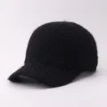 Vista detallada de la gorra de béisbol de punto esponjoso negro, suave, cálida y con visera. - Ajustable / Punto Liso Negro