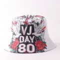 Sombrero de cubo estampado digital con paloma rosa VJ Day 80 para protección solar al aire libre. - Talla única / Estilo 8090-D (8090-D)