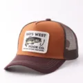 Gorra de béisbol trucker de malla marrón con parche de pez, visera solar casual. - Ajustable / Gorra Malla Parche Pez / Café Marrón