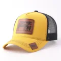 Gorra trucker de malla amarilla y negra con parche de cuero, gorra deportiva transpirable casual. - Estilo Parche Cuero Vaca (BQ657) / Amarillo