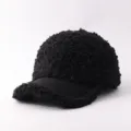 Gorra de beisbol negra de peluche grueso para invierno calido, diseno comodo y suave. - Ajustable / Lana de Cordero Ala de Ante Negro