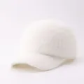 Primer plano de gorra de béisbol de punto esponjoso blanco, textura suave y ala cálida. - Ajustable / Punto Liso Blanco