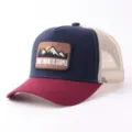 Gorra trucker de malla clásica con bonito parche bordado de montaña, estilo casual. - Ajustable / Gorra Malla Parche Montaña / Azul Marino-Rojo Vino