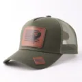 Gorra de camionero verde militar con parte trasera de malla y parche de cuero con bandera de EE. UU. - Estilo Parche Cuero Gallo (BQ657) / Verde Oscuro