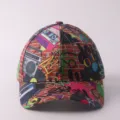 Gorra de beisbol con estampado de graffiti colorido y patron de casete retro, estilo urbano. - Ajustable / Estilo Pared de Ladrillos Graffiti Estéreo