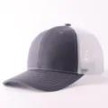 Gorra de camionero clásica bicolor con parte trasera de malla transpirable para exteriores. - Ajustable / Gris oscuro con malla blanca