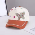 Gorra de béisbol con mariposa de estrías de moda, diseño bicolor con cristales brillantes para mujeres. - Ajustable / Mariposa Colorida / Contraste Beige Marrón