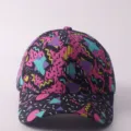 Gorra de béisbol con estampado digital, patrón geométrico abstracto retro, detalle. - Ajustable / Estilo Bloques de Color Abstracto Azul Amarillo Morado Base Rosa