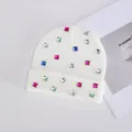 Gorro de punto blanco cálido de invierno para mujer con pedrería cuadrada colorida - Strass Cuadrados de Colores / Blanco