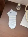 Jolies chaussettes courtes rayées bleu clair pour femme, en coton respirant, style doux japonais. - Taille unique / Rayé