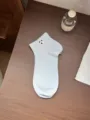 Chaussettes courtes bleu clair pour femmes avec broderie d'ours, chaussettes d'été en coton fin. - Taille unique / Broderie à pois bleus