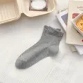 Graue Lyocell-Seide Kurzsocken für Damen, atmungsaktive einfarbige dünne Socken Sommer. - Einheitsgröße / Grau