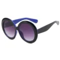 Übergroße runde Sonnenbrille mit schwarz-blauem Rahmen und lila Verlaufsgläsern - Metallic Blau Rahmen