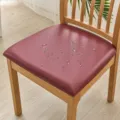 Wasserdichter weinroter PU-Leder-Sitzbezug für quadratische Esszimmerstühle und Schutz - Passt 36-48cm / Burgunderrot