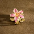 Eleganter kleiner goldener Haargreifer mit rosa Frangipani-Blüte für Damen und Mädchen - 3.5cm / Rosa