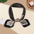 Zijden vierkante sjaal voor dames, chique geometrische print, modieuze haarband en veelzijdige halsdoek. - Zwart