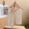 Élégant foulard en dentelle rose brodée pour femmes, léger châle floral élégant. - Rose