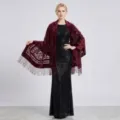 Vintage fluwelen franje sjaal voor dames, elegante bordeauxrode omslagdoek voor feestjes. - Kleine bloemrank - Jujuberood