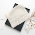 Dames 100% moerbei zijden sjaal, elegante lange franje sjaal, premium effen design. - 3-laags dip-dye zijde - wit