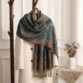 Vintage paisley jacquard scarf and long tassel shawl for women, elegant winter warm wrap. - Dark Green