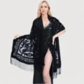 Zwarte fluwelen franje sjaal met vintage bloemen burnout patroon, elegante boho stola. - Zwart