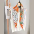 Elegante dames twill ruit zijden sjaal met retro print, perfect voor de herfstmode styling. - Twill ruitvormige sjaal - 171