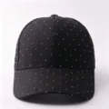 Schwarze Mesh-Baseballkappe mit glitzernden silbernen Strasspunkten fuer den Sommer. - Verstellbar / Schlichter kleiner Strass - Schwarz