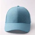 Elegante hellblaue Strass-Baseballkappe, strukturierter Stoff, ideal für Frühling und Sommer. - Verstellbar / Schlichte Kappe mit kleinen Strasssteinen – Blau