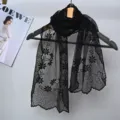 Zwarte kant sjaal voor dames, elegante transparante bloem geborduurde mode omslagdoek. - Smalle kanten sjaal met zevenbladige madelief - Zwart