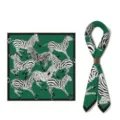 Grüner Seidenschal mit Zebradruck, elegante Tiermotive und weiche Samttextur für Damen. - Stil 11