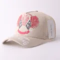 Casquette de baseball en filet beige avec broderie élégante de tête de mort et visière incurvée. - Réglable / Tête de dragon de feu - Beige