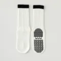 Antirutsch Yogasocken für Damen, mittelhohe Sportsocken mit Griffnoppen in weiß schwarz. - Einheitsgröße / Weiß