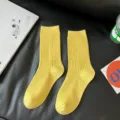 Cómodos calcetines amarillos de canalé de algodón para mujer, estilo colegial casual. - Mujer 35-39 / Amarillo Leche