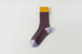 Chaussettes de yoga antidérapantes pour femme, mi-mollet avec picots pour pilates et fitness. - Taille unique / Violet foncé