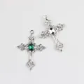 Ciondoli a croce gotica in lega d'argento con pietra preziosa per creazione di gioielli. - Argento / Verde