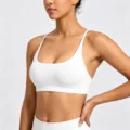Reggiseno sportivo bianco con spalline sottili, imbottiture rimovibili, ideale per yoga e fitness. - Taglia S / Bianco