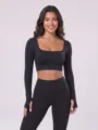 Top sportivo corto a maniche lunghe con scollo U a costine senza cuciture nero donna. - Taglia S / Top / Nero Stile A