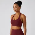 Reggiseno sportivo bordeaux con scollo a U halter e gilet yoga fitness imbottito. - XS / Borgogna