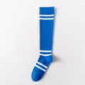 Blauwe sportcompressiekousen voor dames, fitness hardloopsokken met stijlvolle witte strepen. - Eén maat / Blauw