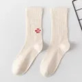 Beige mittelshohe Socken mit roter bestickter Aufschrift, lässiger Alltagsstil bequem - Einheitsgröße 39-45 / Einfacher Stil / Beige