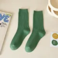 Grüne gerippte Wadenstrümpfe für Damen, einfarbige bequeme Baumwollsocken für den Alltag. - Einheitsgröße / Grün