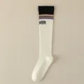 Damen Kompression Sport Socken lang Waden gestreift Fitness Laufen Yoga Athletic Strumpf weiß - Einheitsgröße / Weiß