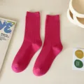 Hellrosa gerippte Baumwollsocken in mittlerer Länge, koreanische einfarbige Damensocken. - Einheitsgröße / Fuchsia