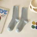 Einfarbige gerippte Wadenstrümpfe in Hellblau, weiche Baumwollsocken für Damen und Mädchen. - Einheitsgröße / Hellgrau