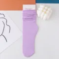 Helllila Samt Stulpensocken für Damen, dünne mittelhohe Rippstrick Socken für Frühling Sommer. - Größe 35-42 / Lila