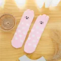 Rosa Korallenfleece Flauschsocken für Damen mit niedlichem Tiergesicht und Herzmuster. - Einheitsgröße / Rosa Bär mit weißen Herzen