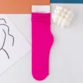 Knallrosa Samt Slouch Socken für Damen, dünne Sommer Mittelschlauch Strümpfe Variante. - Größe 35-42 / Fuchsia