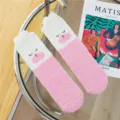 Gemütliche kuschelige Korallenfleece Wintersocken für Damen, dicke warme Schlaf- und Haussocken. - Einheitsgröße / Rosa-weiße Bärensocken im Colour-Blocking-Design